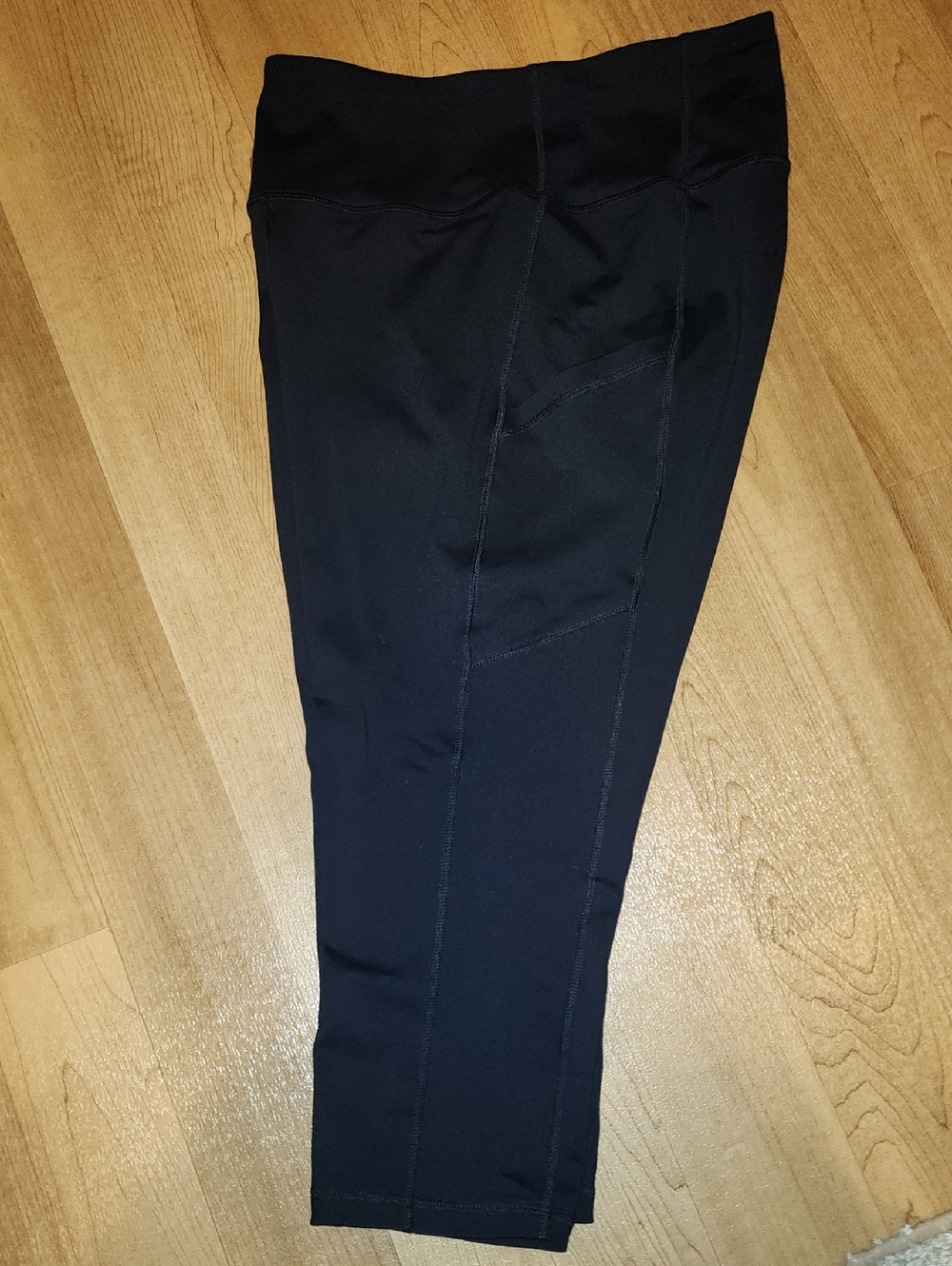 Torrid Black Active Capri Leggings With Pockets